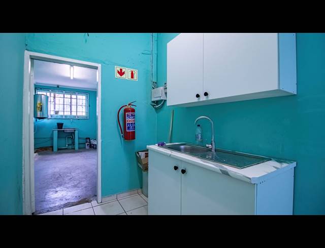 434M² BUSINESS FOR SALE IN BELLEVUE EAST
